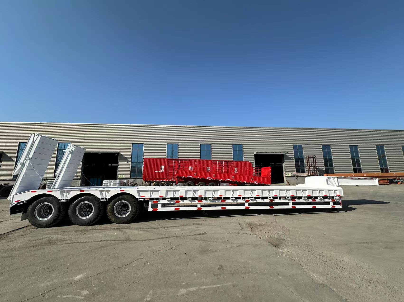 „Derrun“ transporto priemonės 3 ašių žemų pusiau priekabų, gabenamų į Ganą