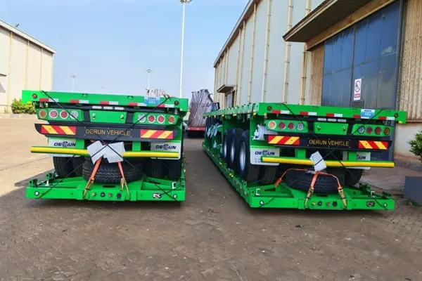 „Derun 4“ vienetai „Tri-Axle“ krovinių krovinių plunksnos pusiau priekaba buvo išsiųsta į Alžyrą