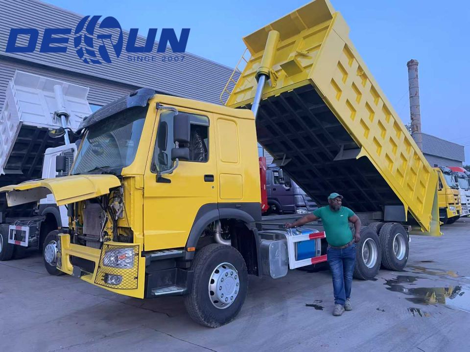 Gabono klientas atvyko aplankyti „SinoTruk“ gamyklos