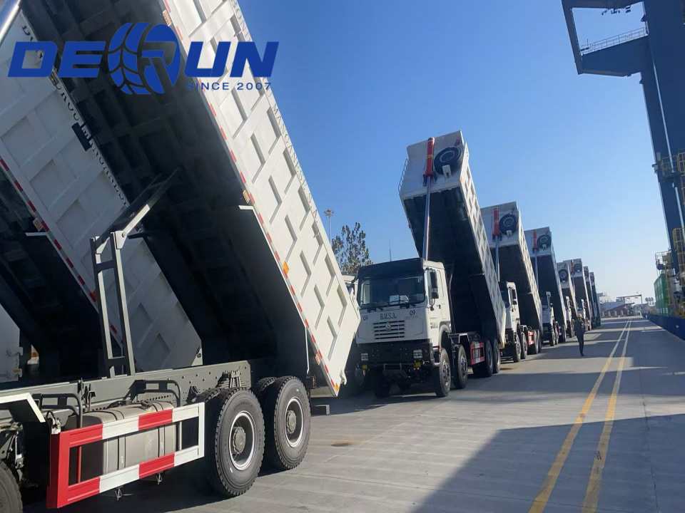 Sinotruk Howo 10 savivarčiai jau atvyko į uostą ir pasiruošę išvykti Sinotruk Howo 10 savivarčiai jau atvyko į uostą ir pasiruošę išvykti