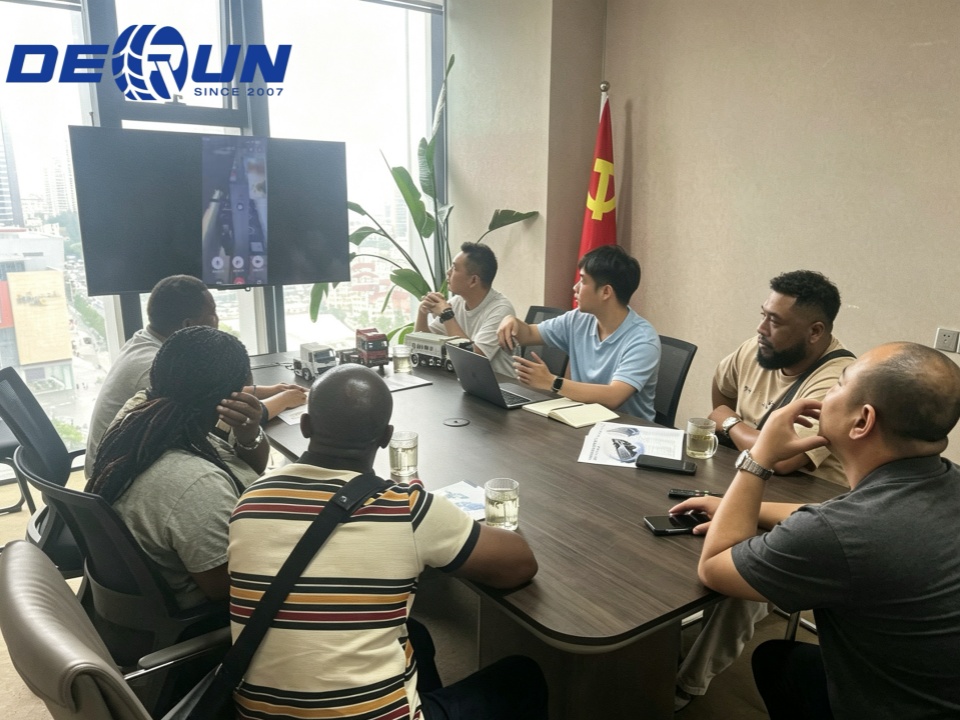 „Derun Auto Ghana“ užtikrina pagrindinį užsakymą: 25 vienetai TX 6x4 savivarčių „Derun Auto Ghana“ užtikrina pagrindinį užsakymą: 25 vienetai TX 6x4 savivarčių