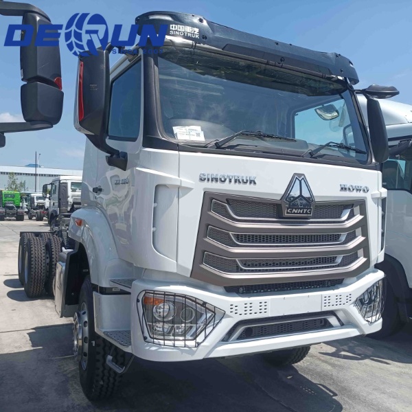 „SinoTruk Howo NX 6X4“ krovinių važiuoklės sunkvežimis